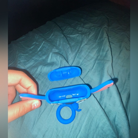 Airpod pro 2nd gen case - Picture 2 of 4